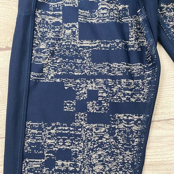 Under armour women L heatgear compression pull on capri leggings navy blue - Picture 3 of 11